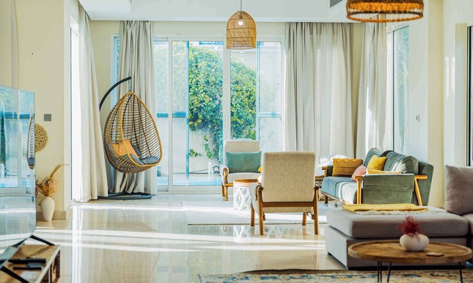Dubai Villa | LUXURIOUS 4 BEDROOM VILLA WITH POOL & JACUZZI