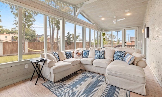 Lake Charles House | Luxurious 6-Bedroom Grand Residence with Multiple Living Areas - Designer Home