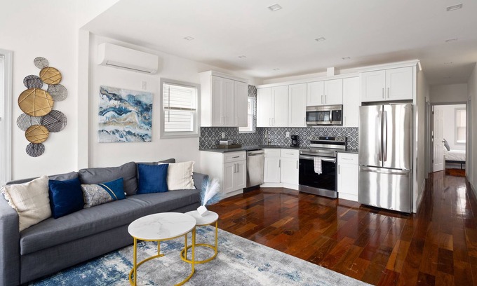 Queens Apartment | Luxurious 6 Bedroom Townhouse NYC
