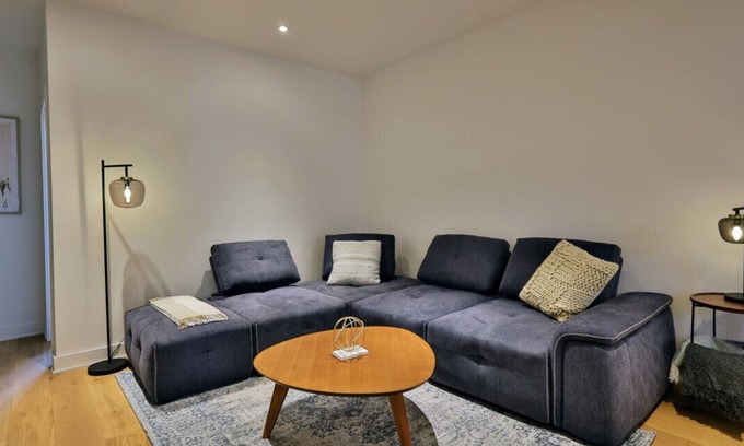 Plateau Mont Royal Apartment | Luxurious 7BR Duplex in the Heart of Montreal – Spacious & Stylish Stay