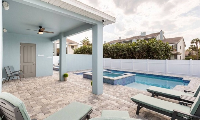 Ocean Shores House | Luxurious 8 king bedroom, 10 bath Melbourne, FL retreat across from a private 40-mile sandy beach