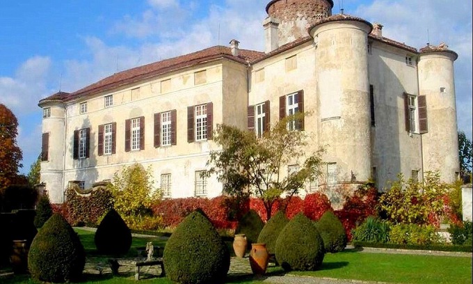 Rocca Grimalda Apartment | Luxurious Apartment in Rocca Grimalda with Garden