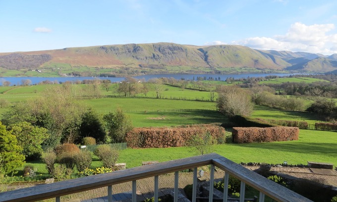 Penrith Apartment | Luxurious apartment in character building with unrivalled lake and fell views