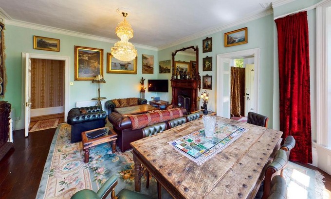 Ladock Apartment | Luxurious Apartment in Historic Mansion - Sleeps 7