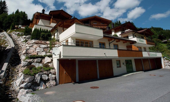 Hinterglemm Ski Chalet | Luxurious mountain chalet in Saalbach-Hinterglemm with private sauna