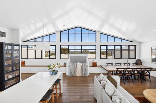 Ocean Grove House | Luxurious Beach House with Breath-taking Views