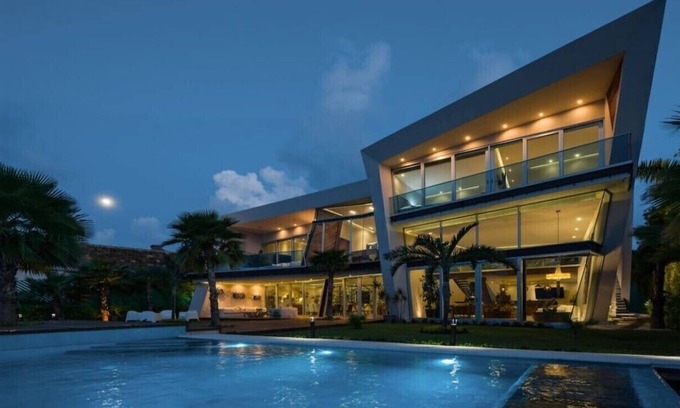 Zona Hotelera Villa | Luxurious beachfront House in Cancun