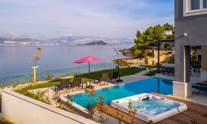 Slatine Villa | Luxurious beachfront villa Paradise with pool and jacuzzi EOS-CROATIA