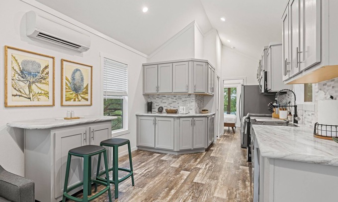 Fredericksburg Cabin | Luxurious Classic Cabin at the SKYE Texas Hill Country Resort!