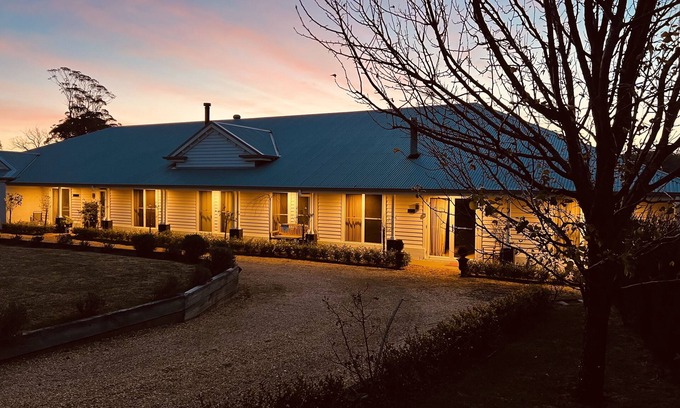 Robertson Apartment | Luxurious, Cosy & Relaxed Apartment with Spa