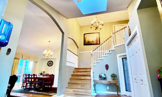 Crescent Beach Bed & Breakfast | Luxurious, Cozy Villa in Great Vancouver close to White Rock/US border