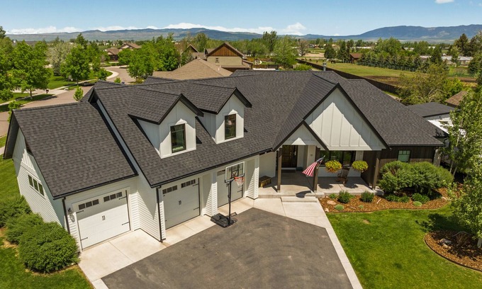 Bozeman House | Luxurious Custom Home with Mountain Views