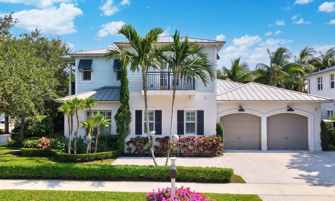 Del-Ida Park Historic District House | Luxurious Delray Beach Pool Home in Downtown Delray! VIP Beach Passes!