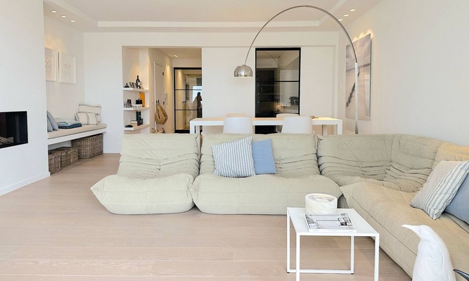 Albertstrand Apartment | Luxurious Design Apartment With Full Frontal sea View