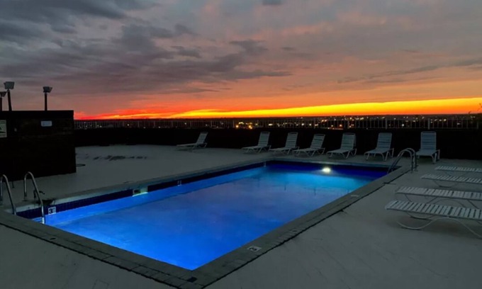Downtown Condo | Luxurious downtown office, walk to Rupp Arena