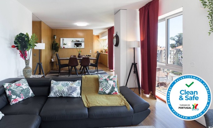 Uniao de Freguesias do Centro Apartment | Luxurious Duplex | Garage & Terrace by Host Wise