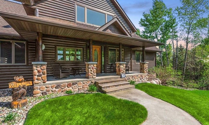 Nisswa Cabin | Luxurious Expansive Cabin Escape on Gull Lake!