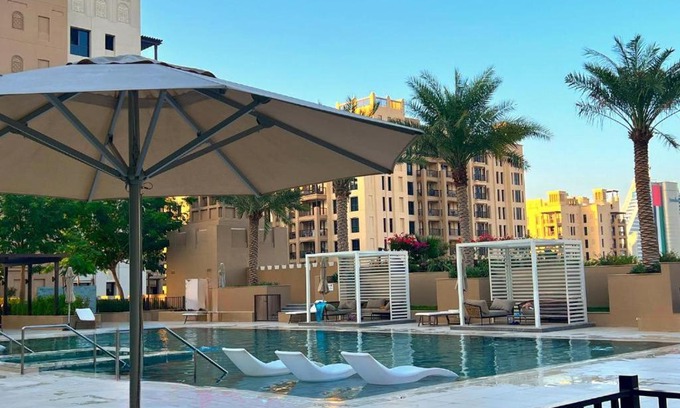 Umm Suqeim 3 House | Luxurious Garden View Apartment with Pool & Gym in Madinat Jumeirah By ĀYA Boutique
