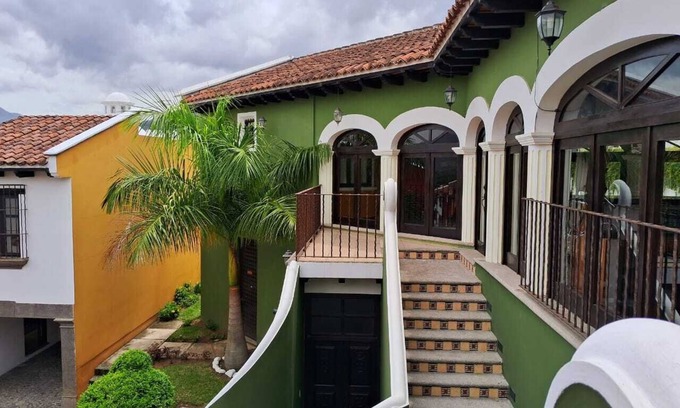 Antigua Guatemala House | Luxurious cononial style home!