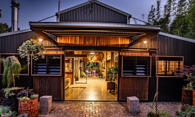 Bangalow House | Luxurious hidden Oasis minutes from Byron Bay