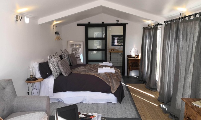 Daylesford Apartment | Luxurious Hilltop Studio, only 10 minutes walk to the main street of Daylesford