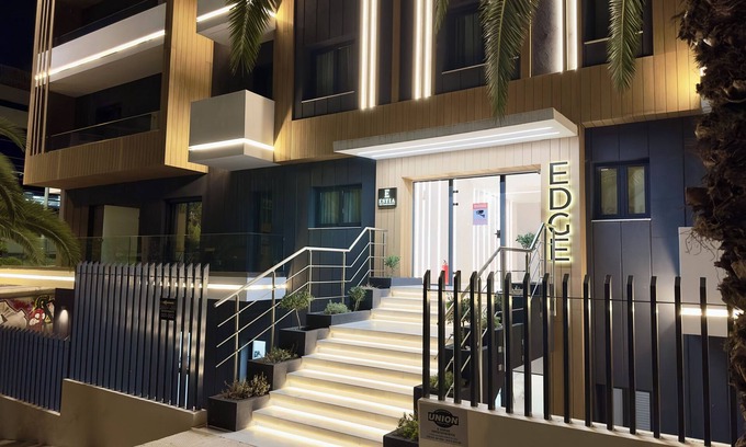 Filopappou Apartment | Luxurious Home | Shared Rooftop Pool and Gym by TT