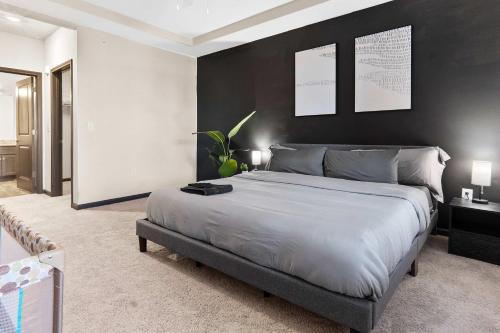 North Raleigh Apartment | Luxurious King 3 Bedroom Suite in North Raleigh