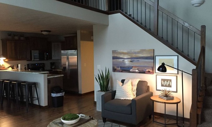 Spirit Lake House | Luxurious Lakehouse Living at Bridges Bay! Sleeps up to 10 people!