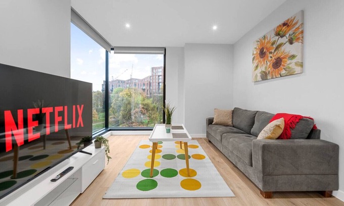 Manchester City Centre Apartment | Luxurious Modern Apartment: Manchester