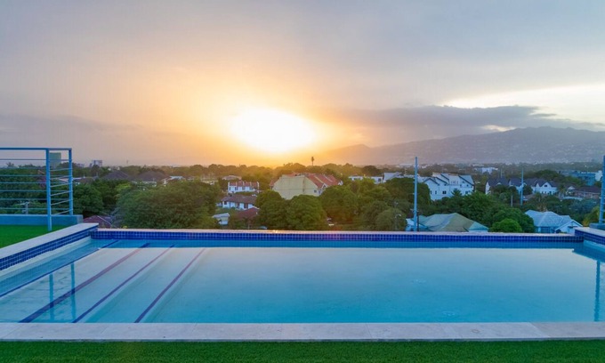 Barbican Condo | Luxurious Modern Penthouse in Kingston Jamaica Walking Distance To Attractions