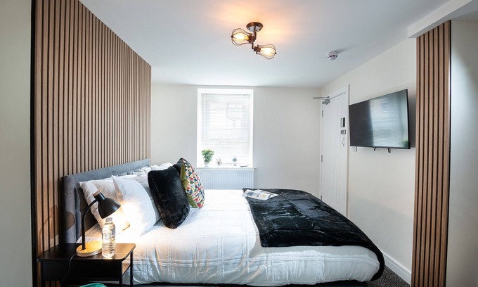 Whitehaven House | Luxurious Room & En-suite Bath