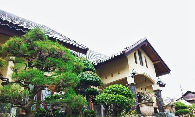 Denpasar Timur House | Luxurious & spacious comfort in the middle of city & traditional Bali