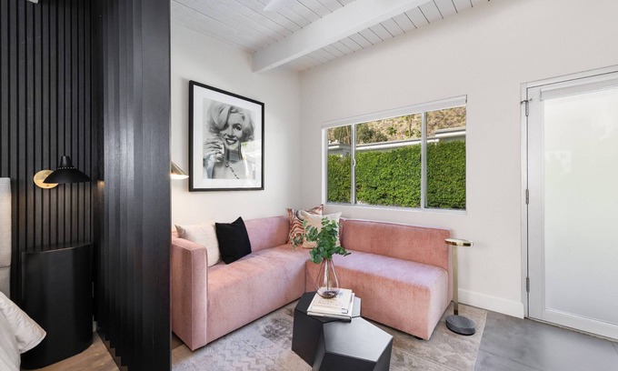 Historic Tennis Club Condo | Luxurious Tennis Club Bungalow 2 with Mountain Views and Walks to Downtown Palm Springs!