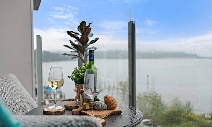 Sooke Apartment | Luxurious Top Floor suite with Ocean Views