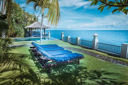 Bukti Villa | Luxurious & Tranquil Beachfront private villa with private pool