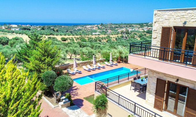 Asteri Villa | Luxurious two-storey house built in a farm