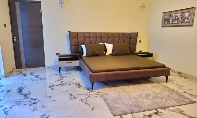 Teshie House | Luxurious Villa 5 mins from beach