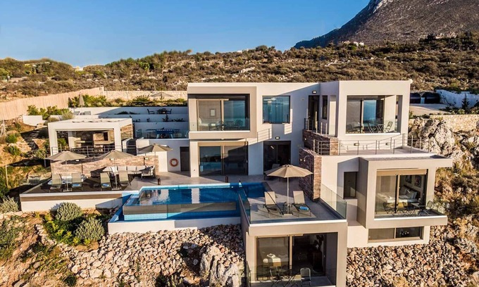 Apokoronas Villa | Luxurious Villa Akri - With Private Heated Pool