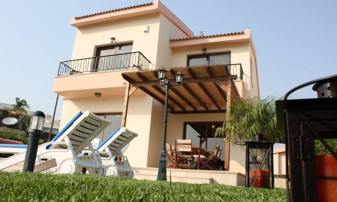 Pissouri Villa | Luxurious Villa Located at first line with direct sea view. Wi-Fi.