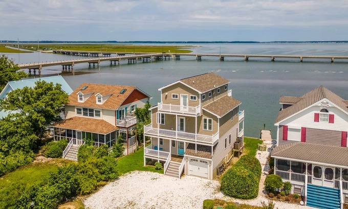 Chincoteague House | Luxurious Waterfront on Marsh Island!