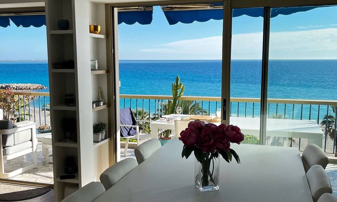 Cros-de-Cagnes Condo | Luxurious waterfront apartment with sea view and mountain view near the racecourse