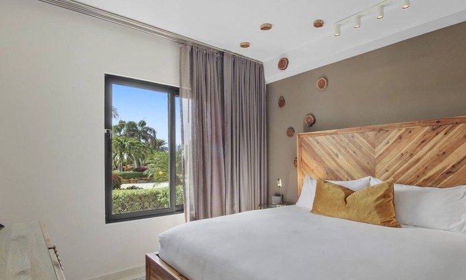 Gold Coast Condo | Luxury 1 bdrm boutique Condo in Gold Coast -Malmok