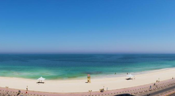 Rumailah Apartment | Luxury 1 BR Beach Apartment with Full Sea View