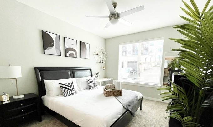 Grand Prairie Apartment | Luxury 1 BR with Pool - Near AT&T, Downtown, DFW