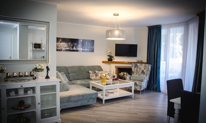 Calahonda Apartment | LUXURY 2-bed apartment with big terrace in aparthotel with outdoor pools in CALAHONDA