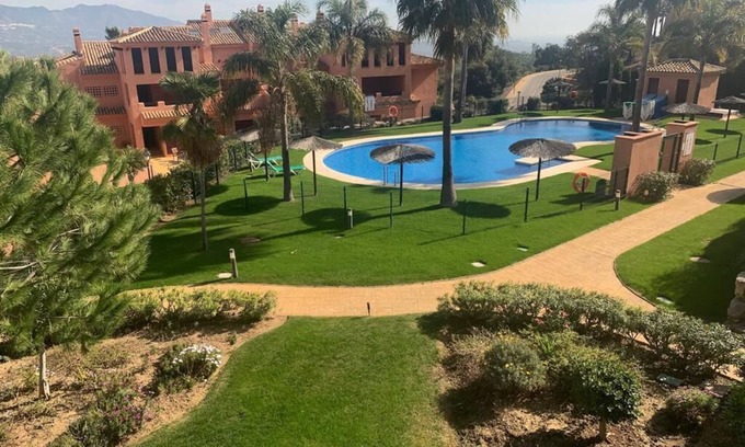 Ojen Apartment | Luxury 2 bed apartment sleeps 5 in El Soto De Marbella