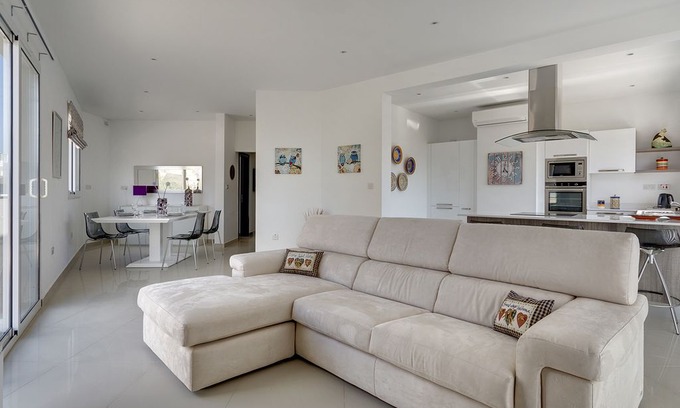 Swieqi Apartment | Luxury 2 Bedroom Penthouse in St Julians