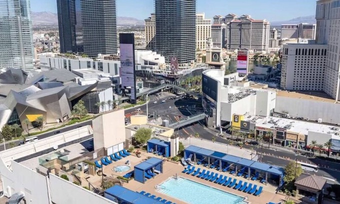 Las Vegas Villa | Luxury 2-Bedroom Villa on the Las Vegas Strip Sleeps 6 Formula One Grand Prix