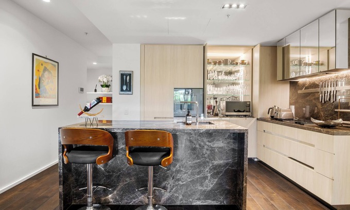 South Yarra Apartment | Luxury 2B 2B Spacious Albert Park Lakeside Apartment with Car Park