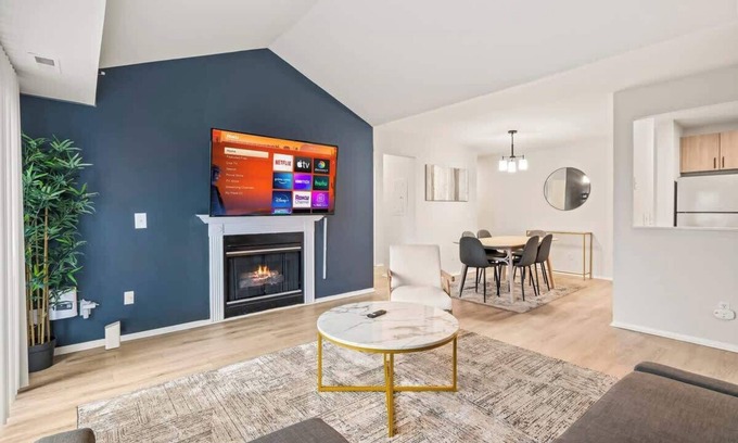 Bryant Pattengill West Apartment | Luxury 2BD | DT Ann Arbor | 3 Beds | Free Parking